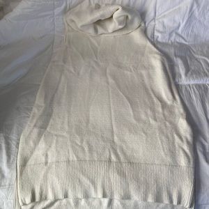 Sleeveless turtleneck sweater